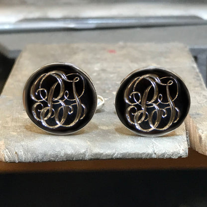 Round cufflinks